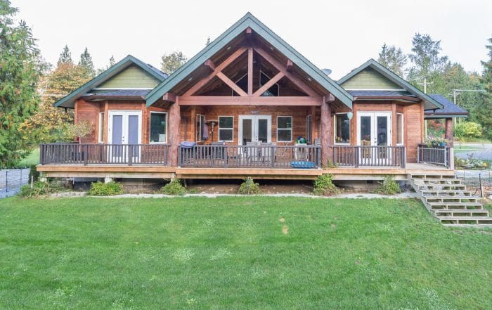 Exterior view of BC Builders Custom built log home.